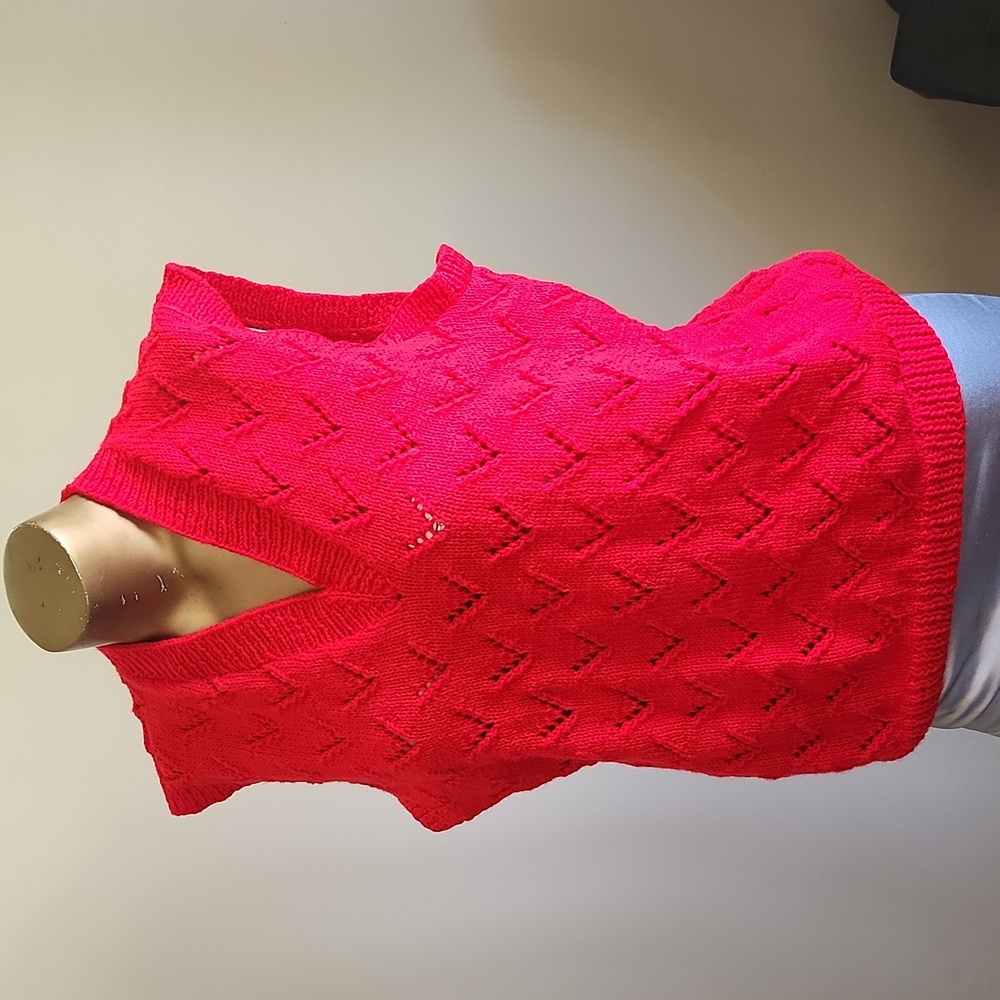 Knitted sweater vest